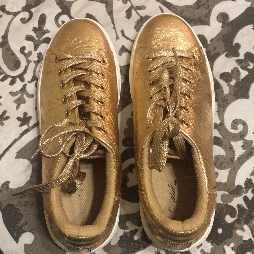 Platform rose gold metallic sneakers